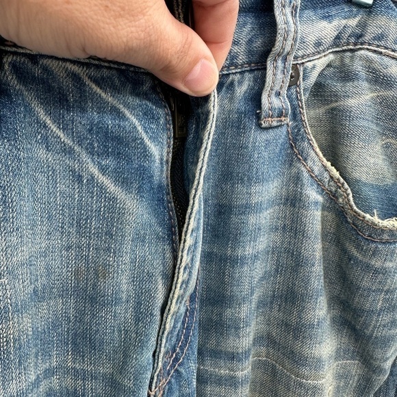 American Eagle relaxed straight distressed men's boho jean. 32x32 - Picture 3 of 8